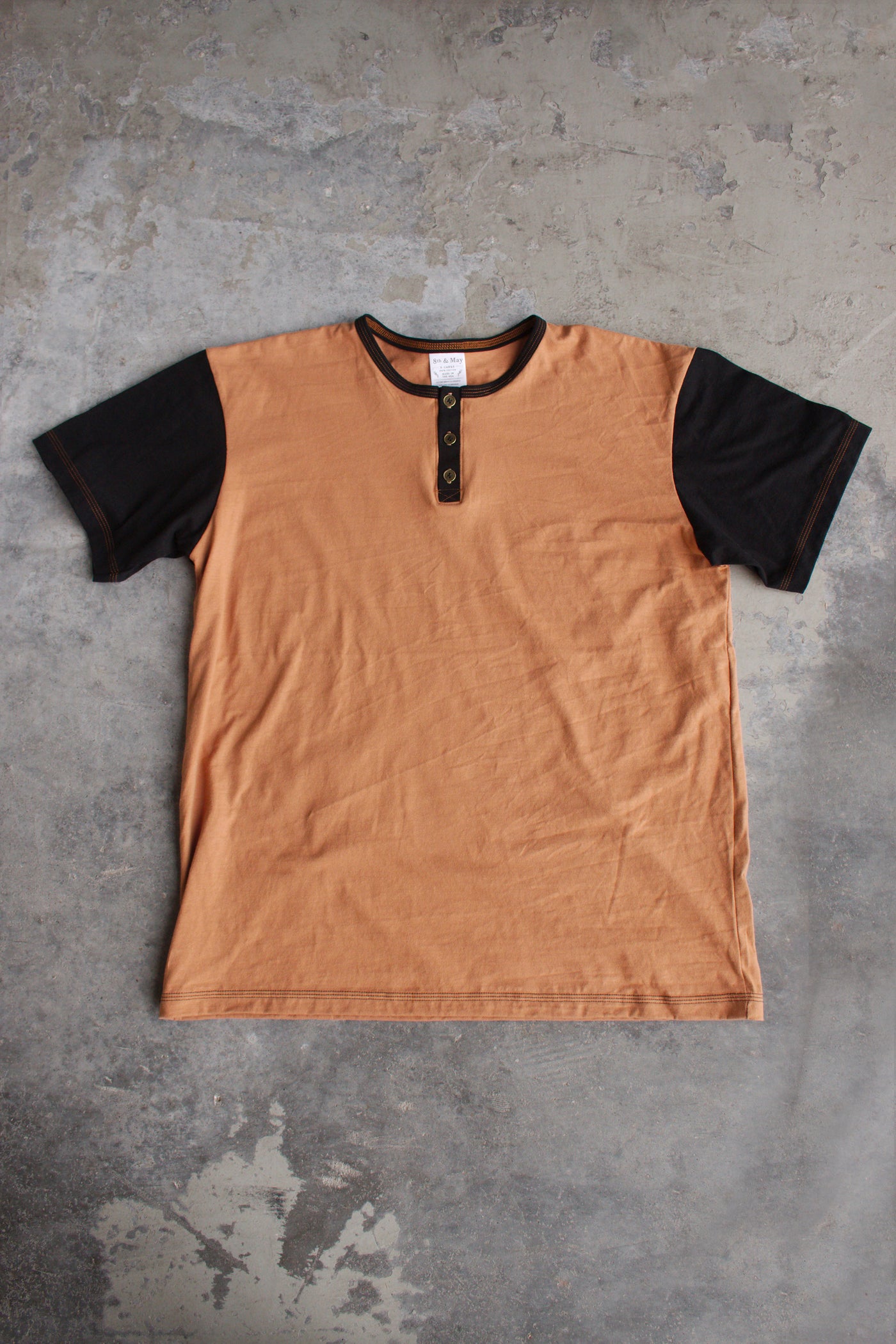 Henley - Camel & Black